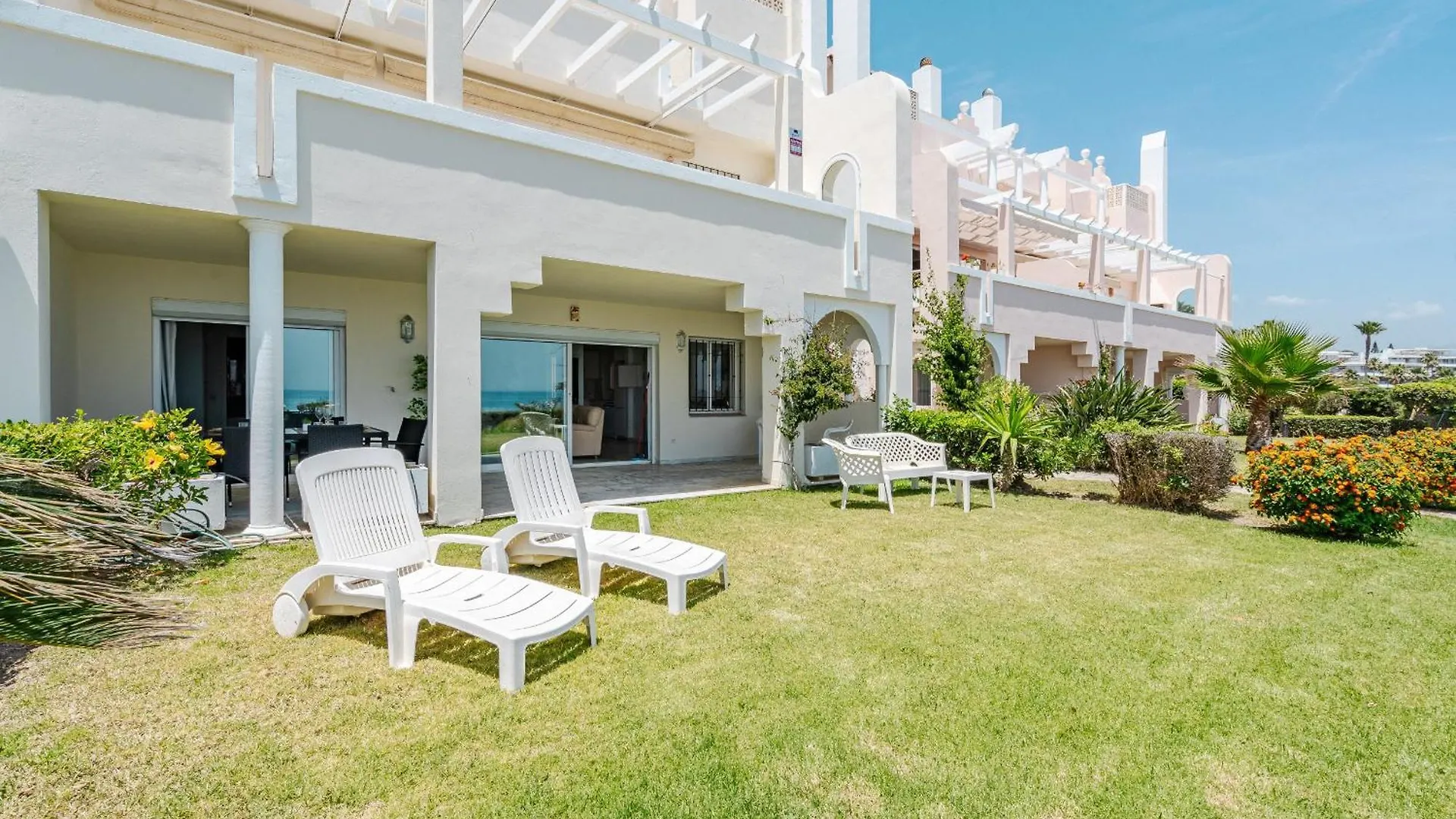 41 Front Row Beach Panoramic Sea View In Estepona Apartment