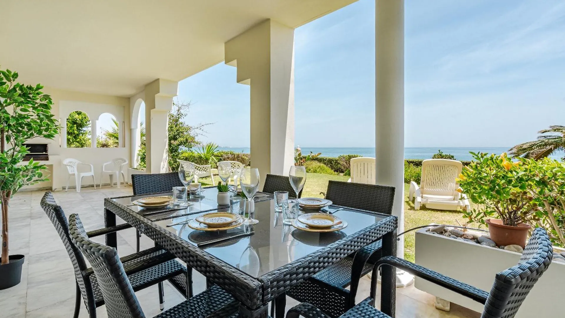 41 Front Row Beach Panoramic Sea View In Estepona Apartment